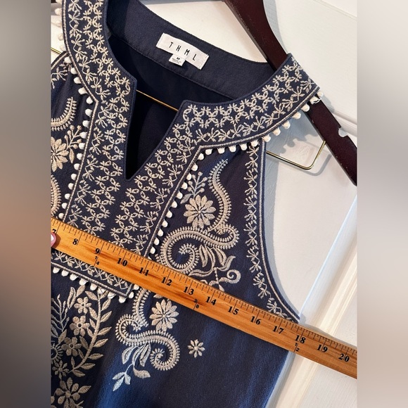 THML Anthropologie M Sleeveless Navy With White Embroidery V Neck Sheath Dress - Picture 4 of 12